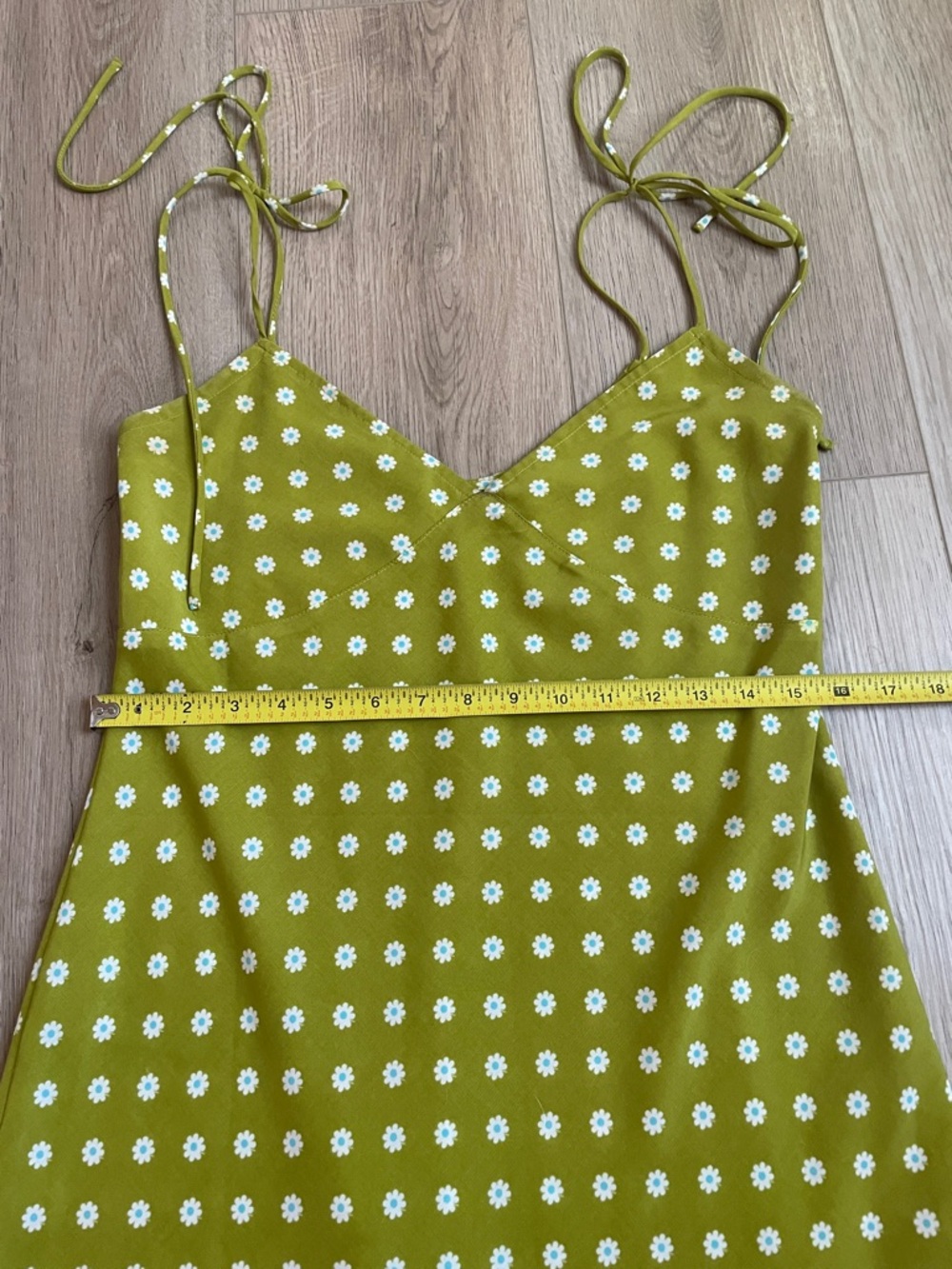 Levi's Green Daisy Print Mini Dress with Tie Straps - Picture 3 of 8